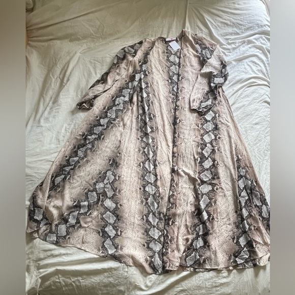 Buddy Love Beige and Black Snake Print Kimono - Picture 3 of 8